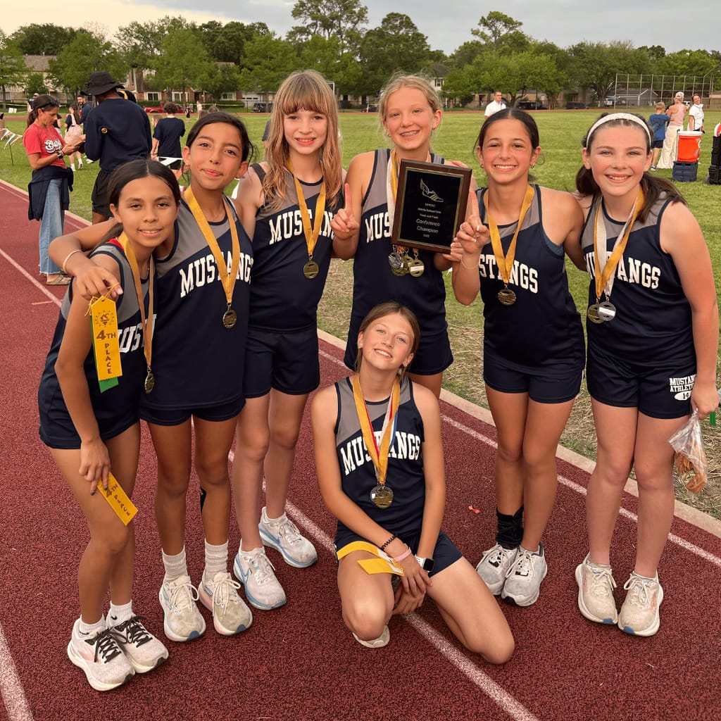 Group photo of briarwood middle school girls track team.